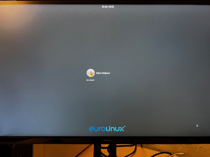 Eurolinux Desktop logon screen on Dell XPS
