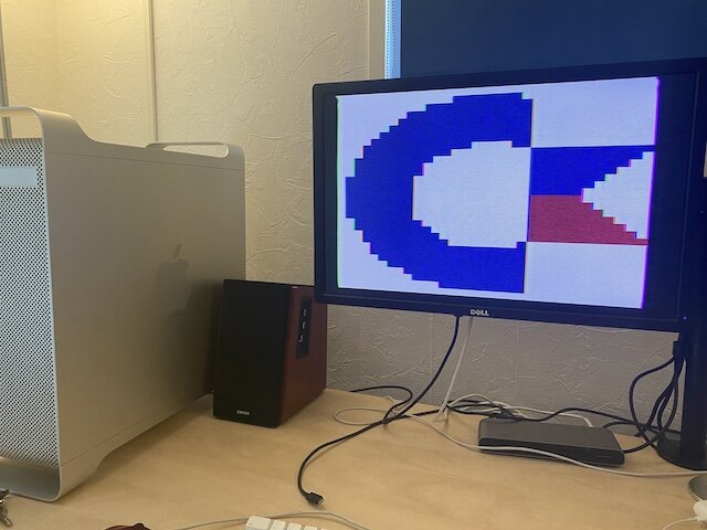 G5 showing retro C64 screensaver